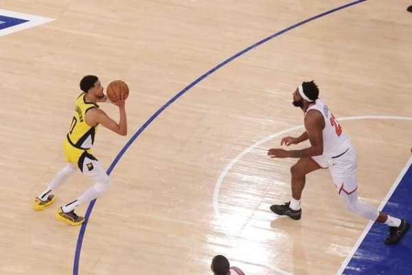 钱盈配 极致羞辱！哈利伯顿最后0.2秒直接发给唐斯，即使扔进也不算